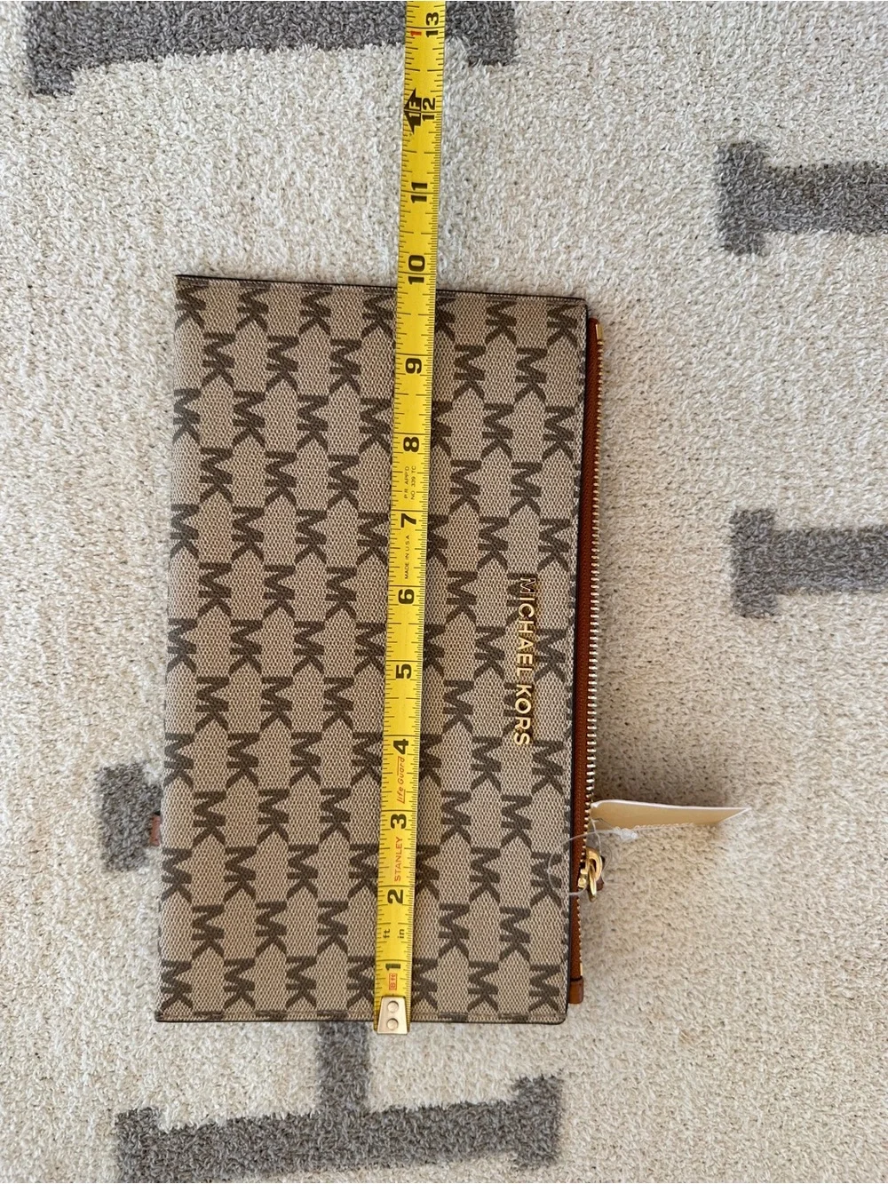 Michael Kors jet set pouch